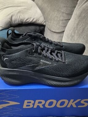 Brooks Adrenaline GTS 25 Women’s 7.5 Wide Black Running Shoes NIB